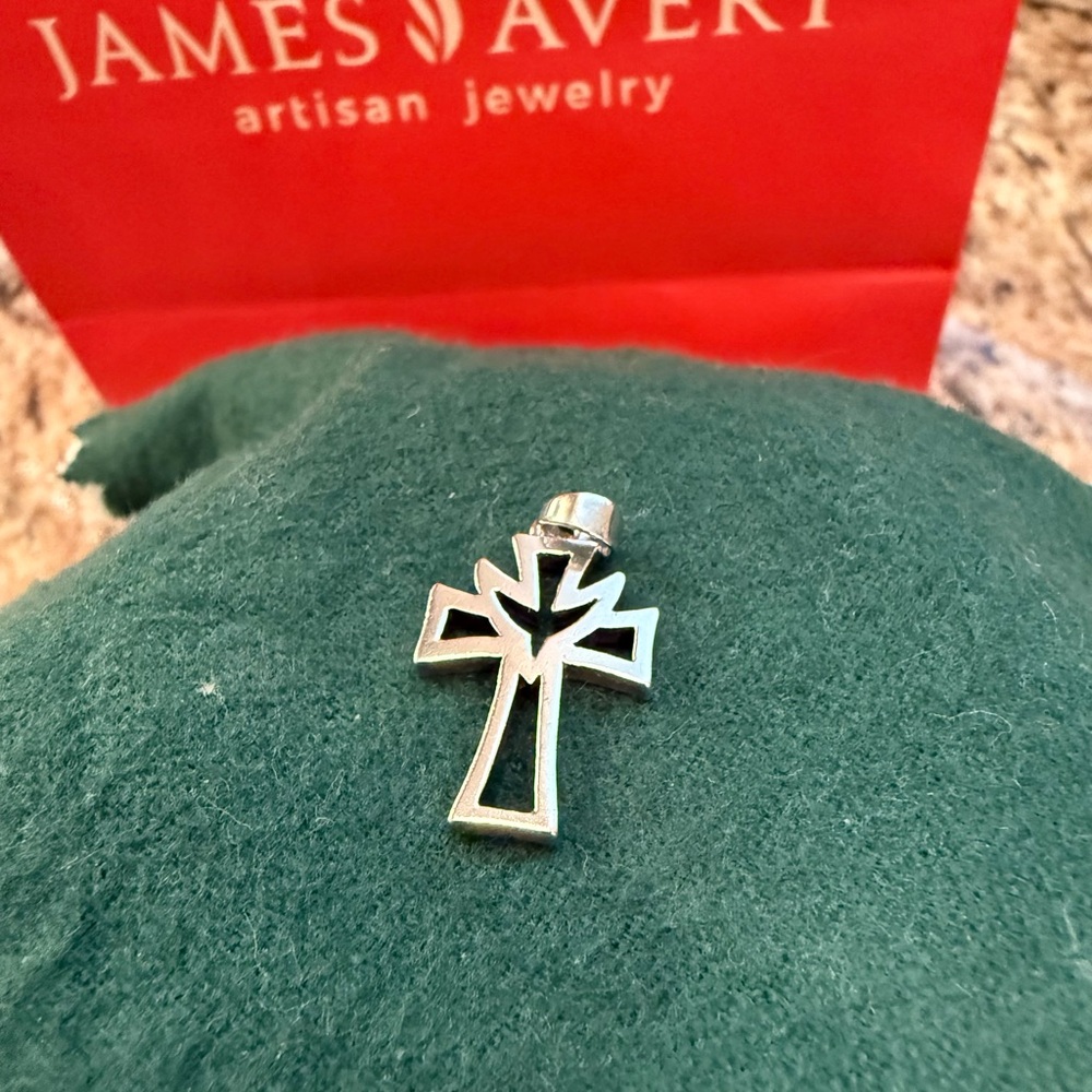 Retired James Avery Thick Descending Dove Cross Pendant .925
